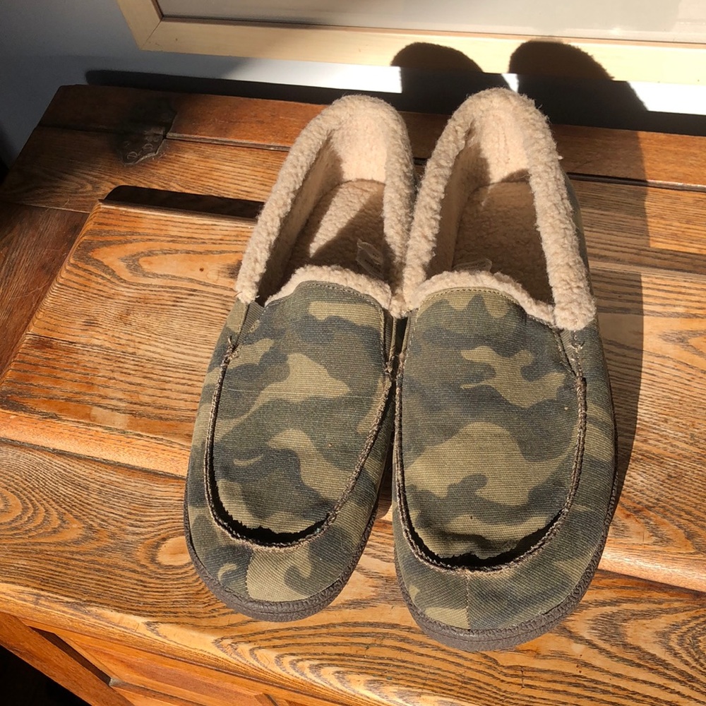 Men’s Camo Slippers